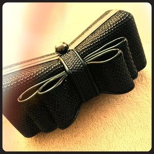 Black bow tie clutch purse